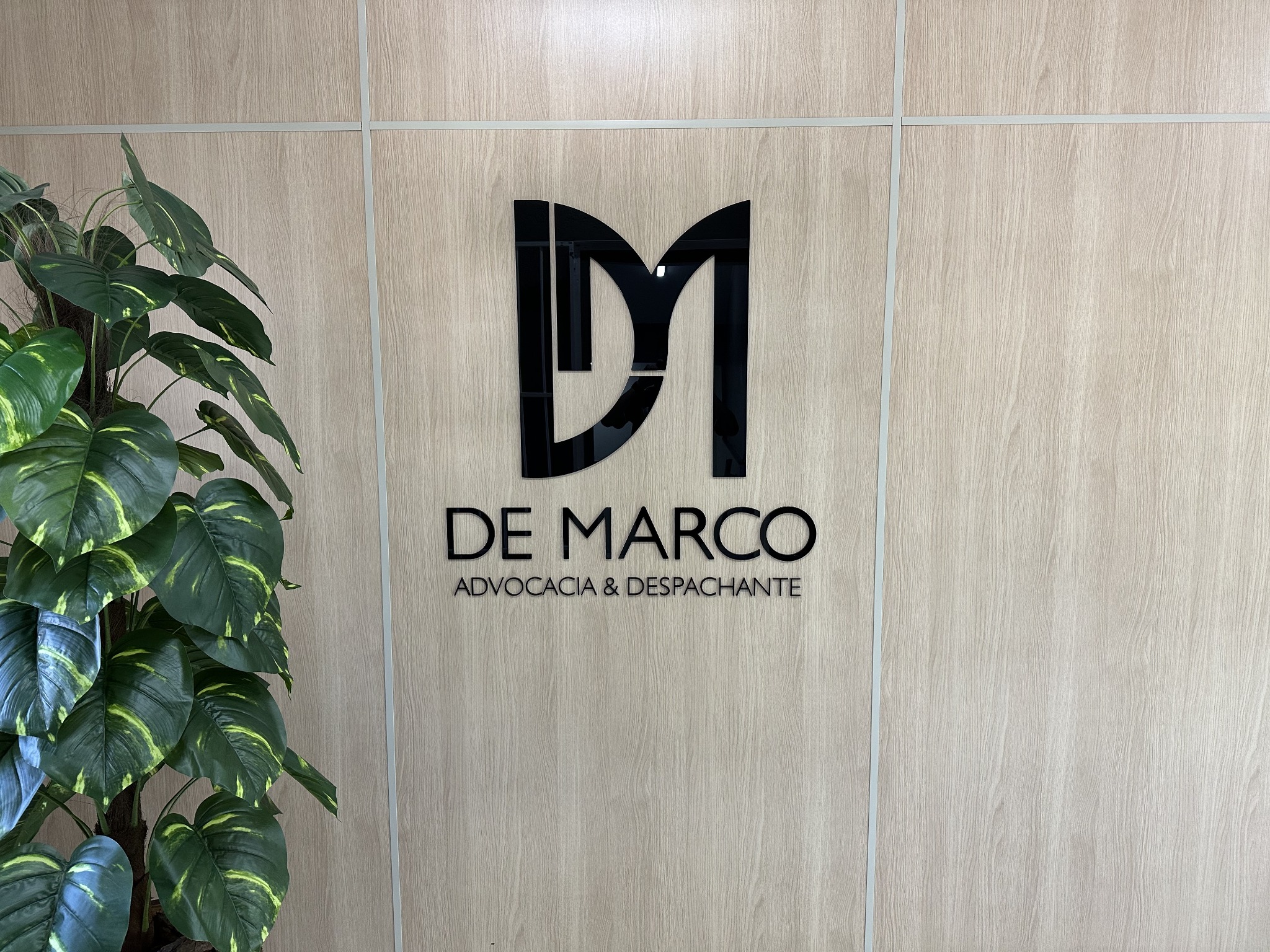 Marca do Despachante De Marco no escritório em Mogi das Cruzes.